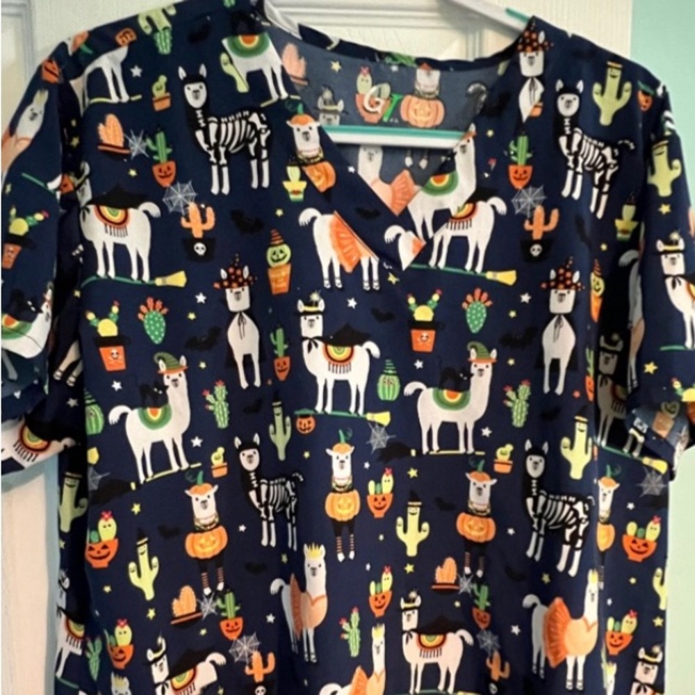 2xl Halloween scrub top